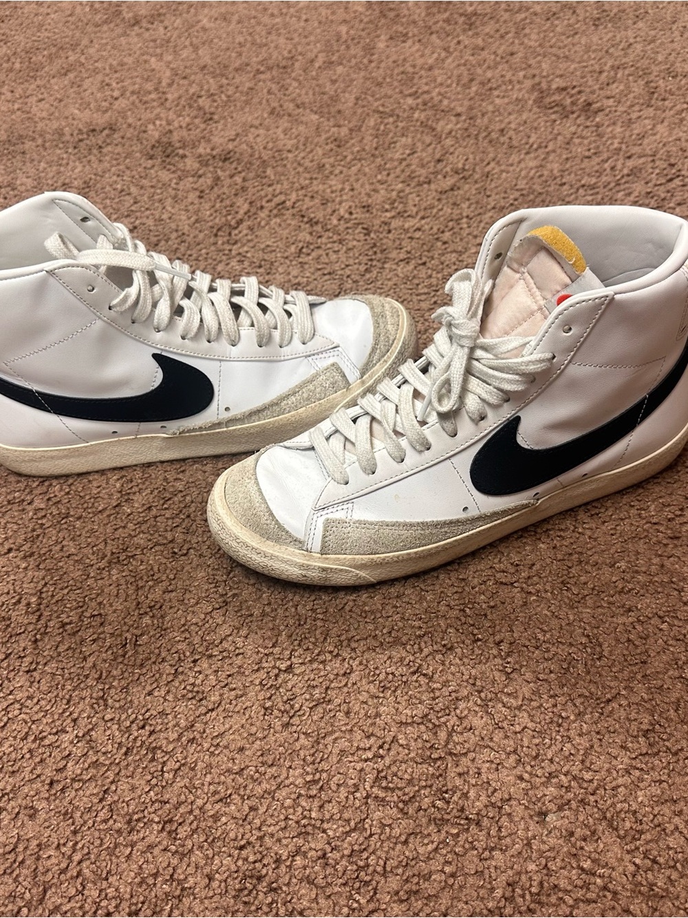 Nike Blazer Mid - Women's 9